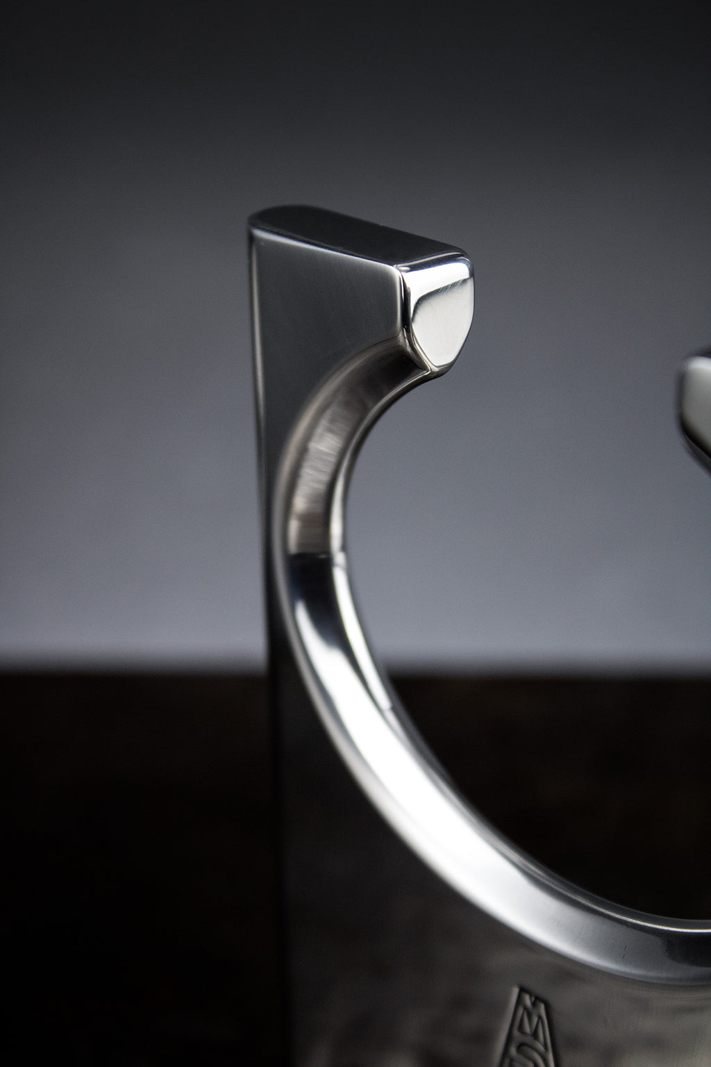 EON / CUFF - RIGID BRACELET