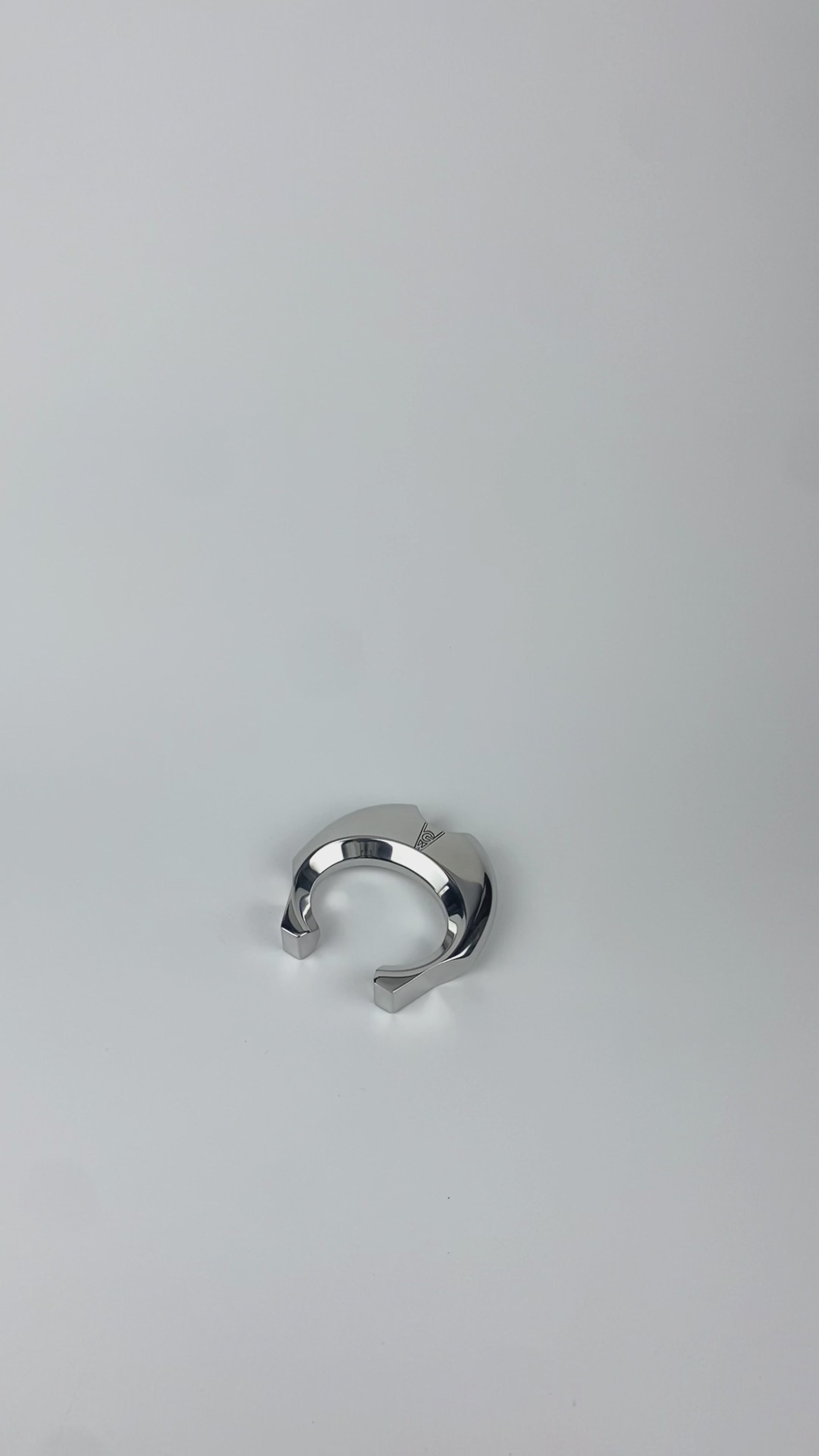 AAMA BOMBO / CUFF - RIGID BRACELET